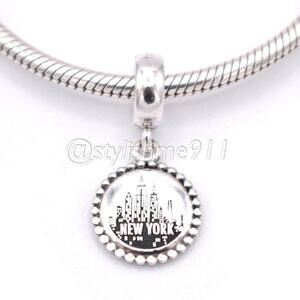 Authentic PANDORA New York City Dangle Charm - USB791169-G051